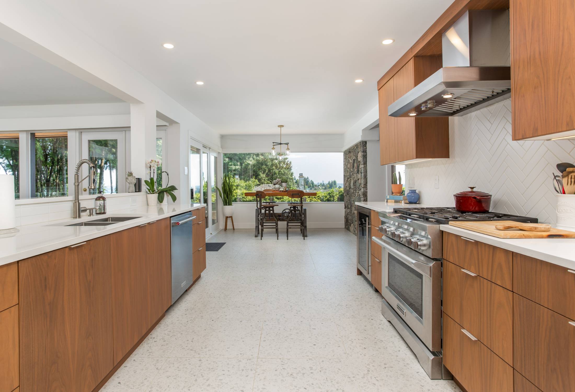 1040 Palmerston Ave WEST VAN 1