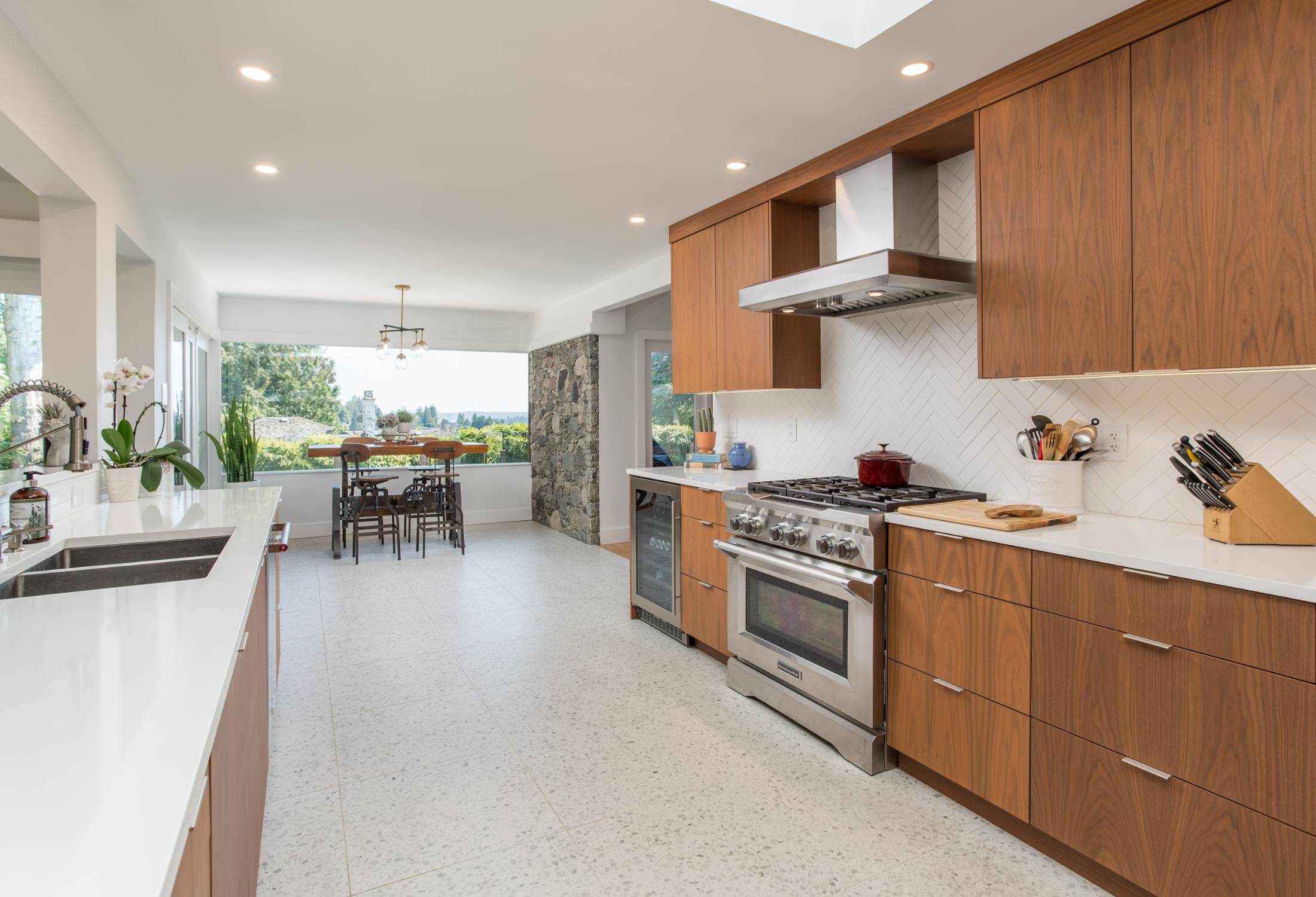 1040 Palmerston Ave WEST VAN 2