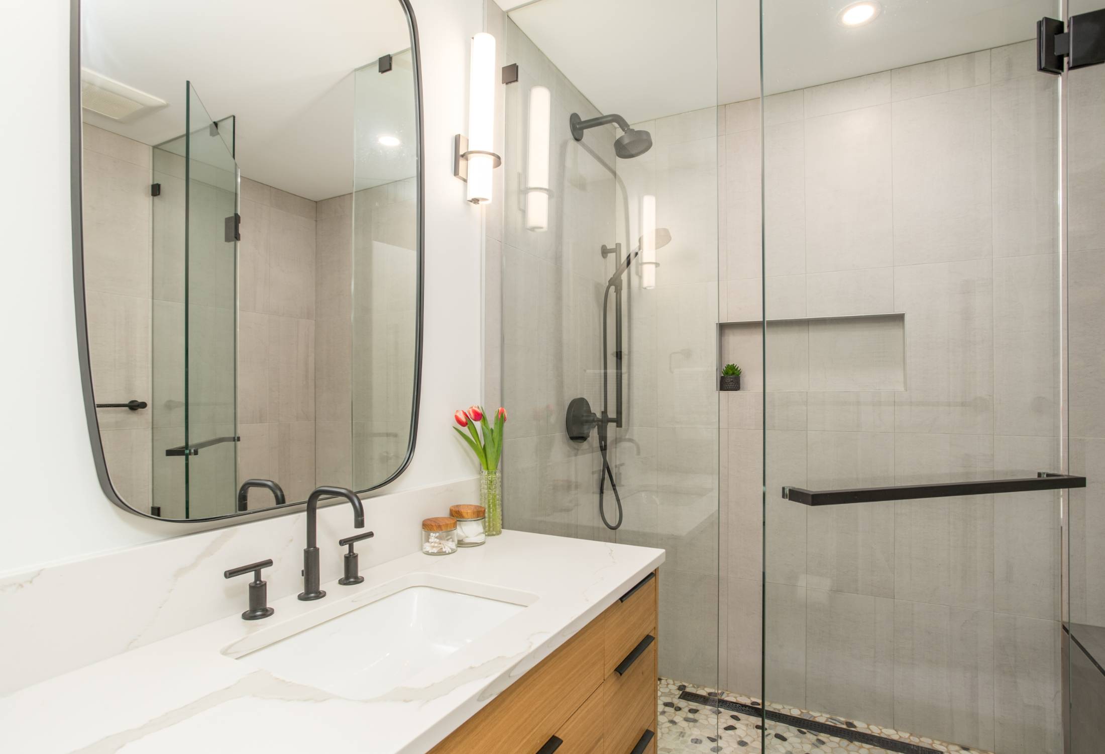 K.D.4432 Jerome Place N VAN 12
