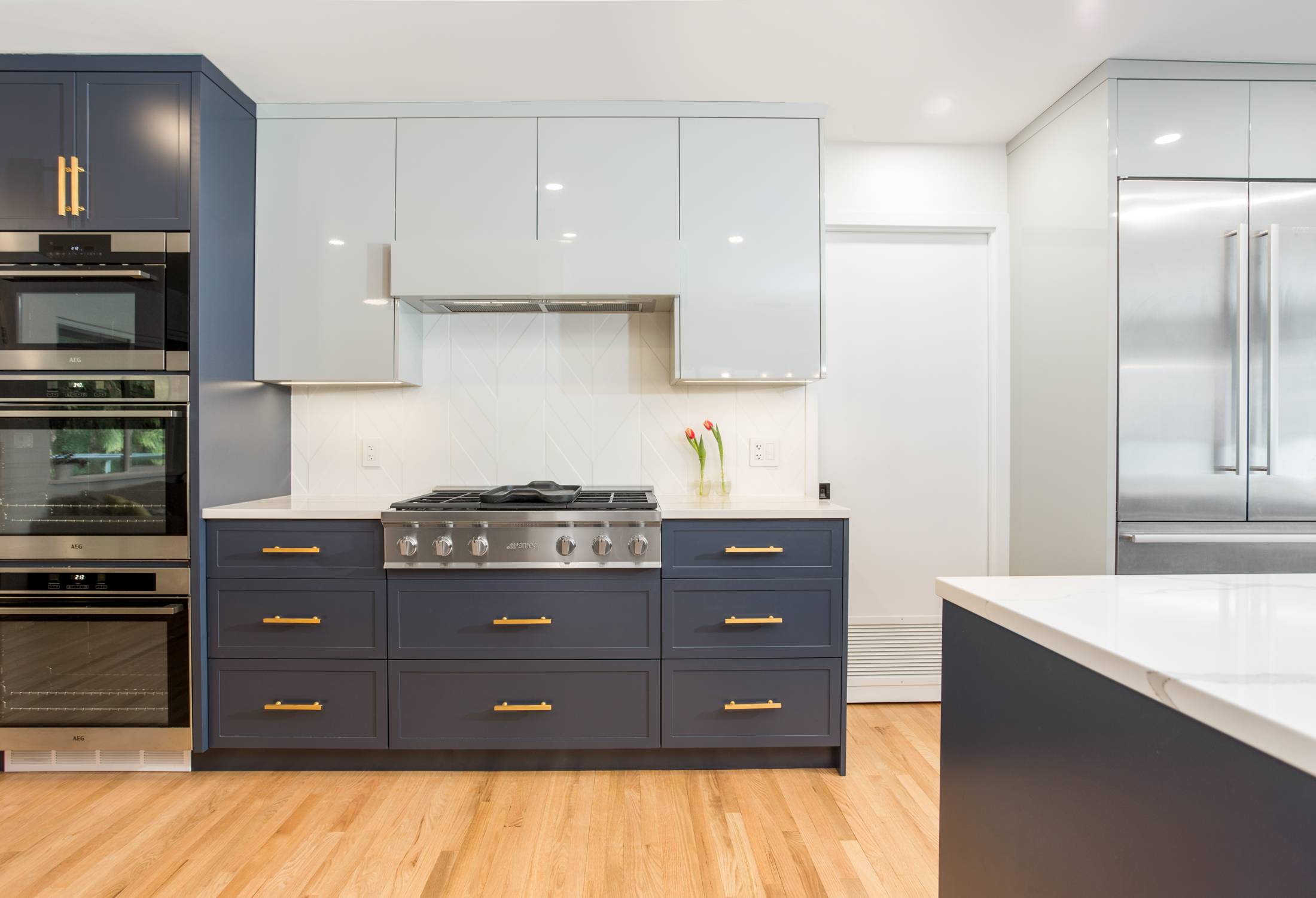 K.D.4432 Jerome Place N VAN 3